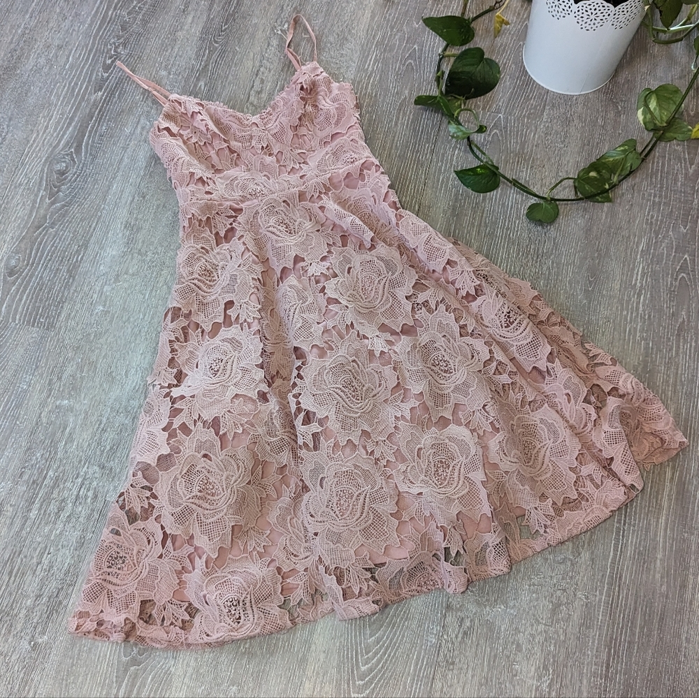 LULU'S  - Nora Lee White Sleeveless Lace Midi Dress With Pockets - Picture 12 of 13